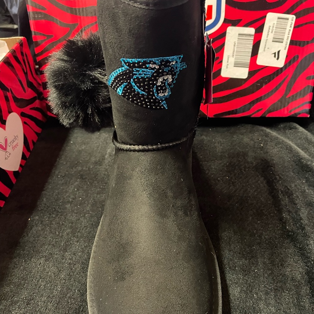 Carolina Panthers Cuce Women’s The Fumble Faux Fur Boots-New